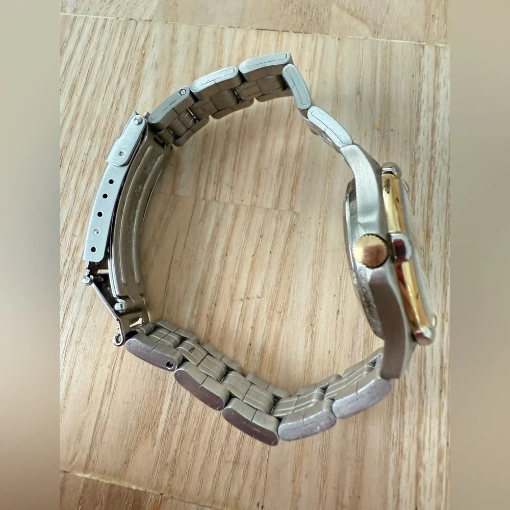 Wenger ladies two toned classic watch NEW BATTERY